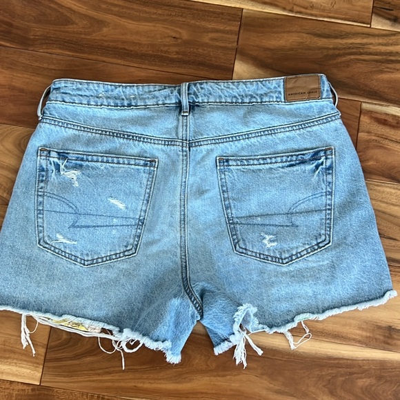 American Eagle Low-Rise Tom Girl Short - Picture 4 of 4